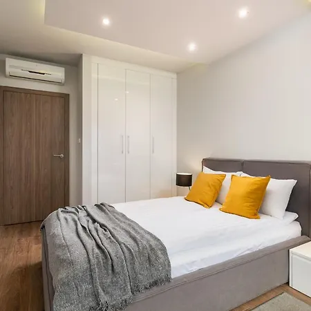 W Rent Like - Oxygen Wronia 45 * Warsaw